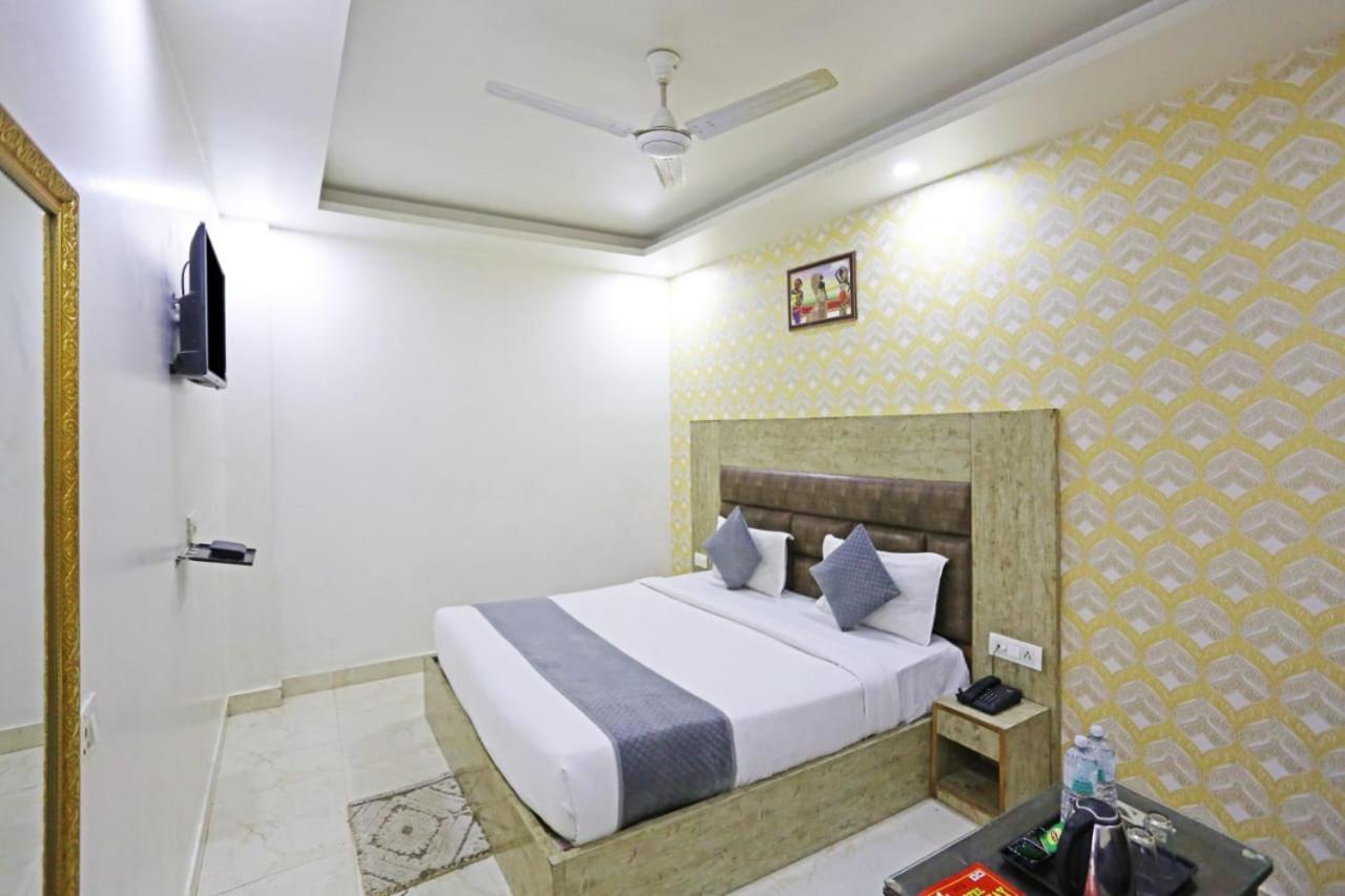 Hotel Broadway Near Delhi Airport Neu-Delhi Exterior foto