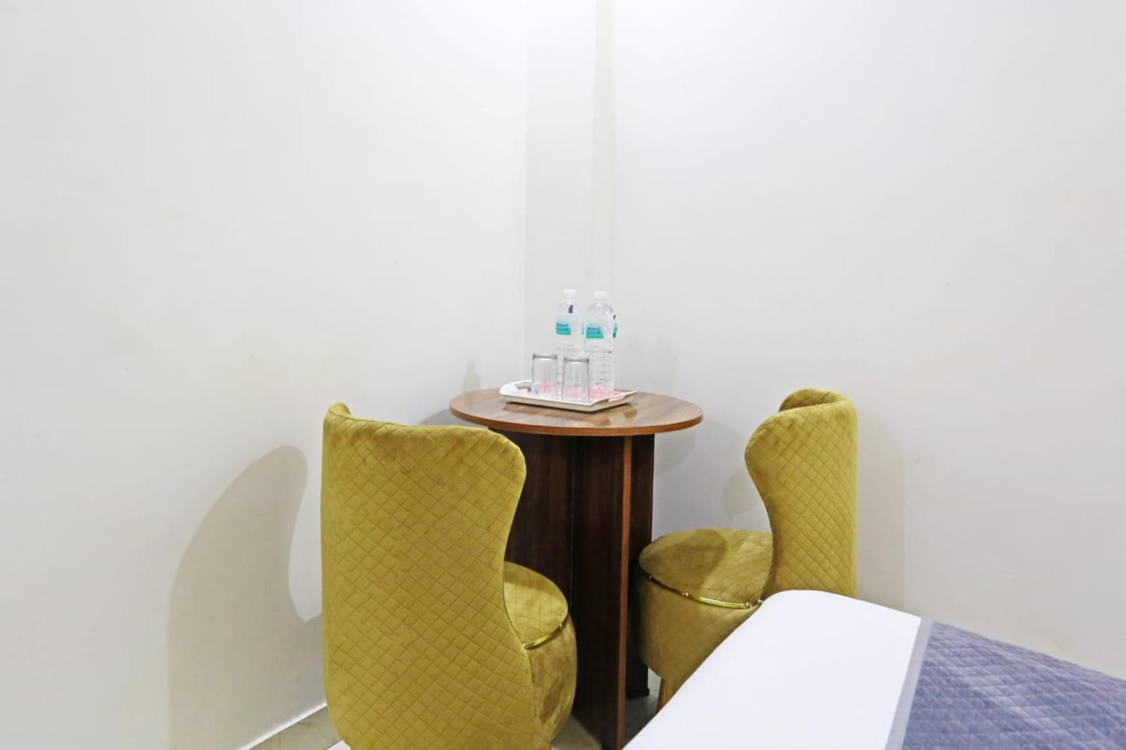 Hotel Broadway Near Delhi Airport Neu-Delhi Exterior foto