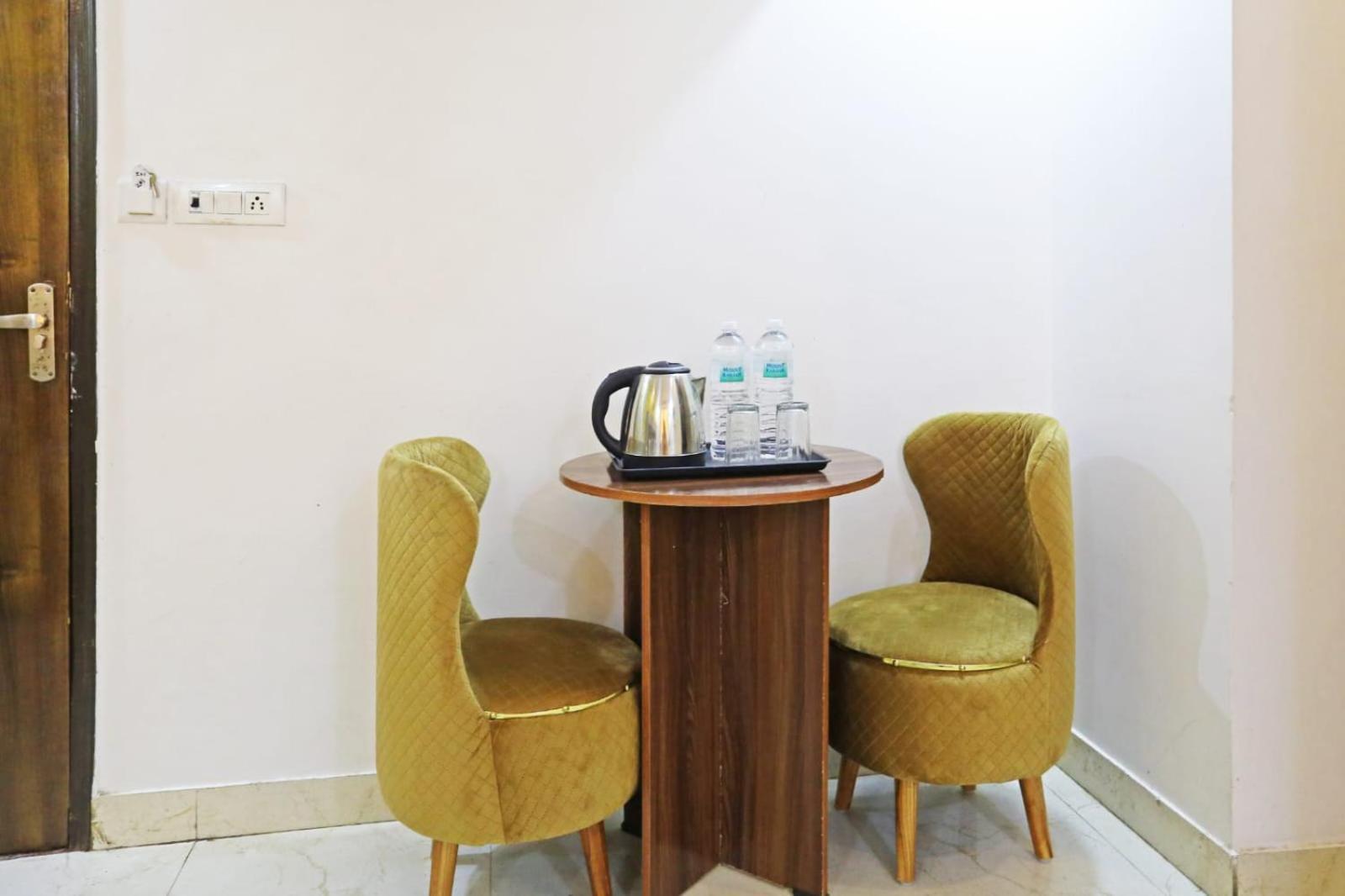 Hotel Broadway Near Delhi Airport Neu-Delhi Exterior foto